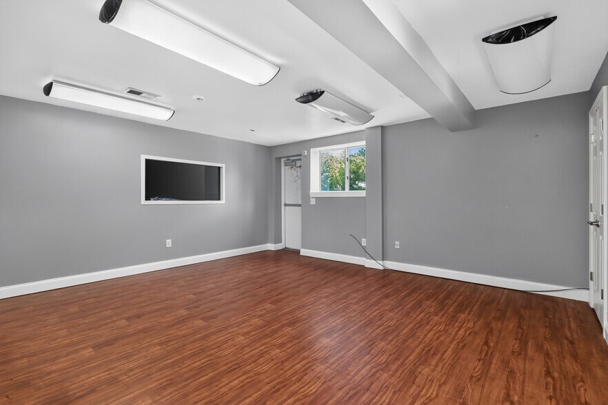 More Photos Of 1512 Garner Rd, Raleigh Warehouse For Lease