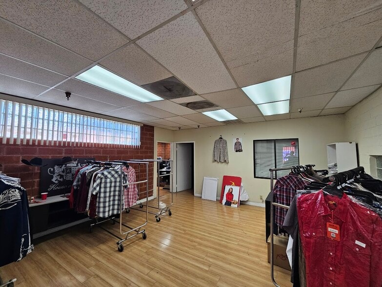 More Photos Of 1125 E 14th St, Los Angeles Warehouse For Sale