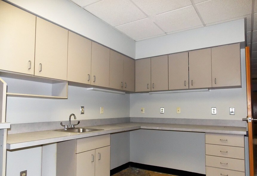 More Photos Of 1151 Pocono Blvd, Mount Pocono Medical For Lease