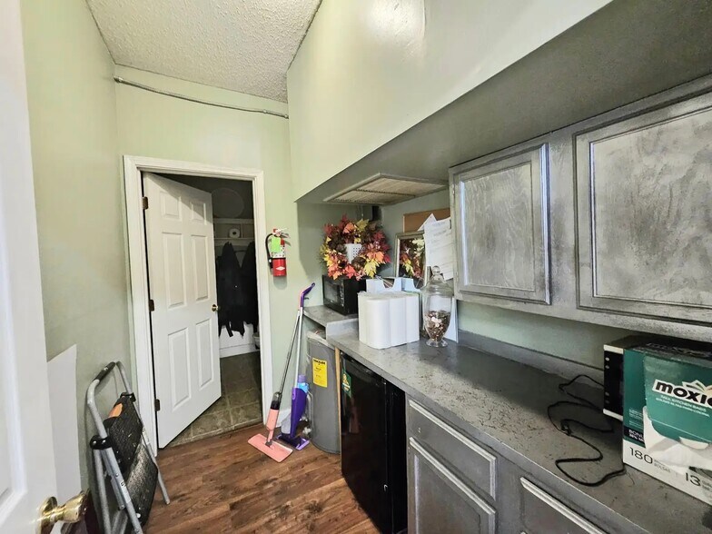 More Photos Of 700 Covington Ctr, Covington Office Residential For Sale