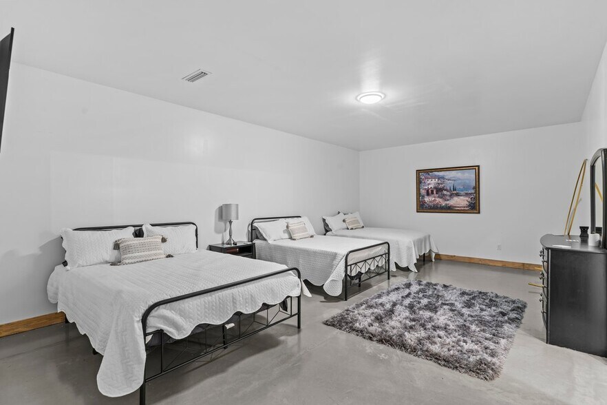 More Photos Of 11179 County Road 1, Enterprise Flex For Sale