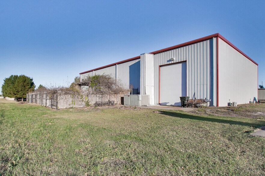More Photos Of 1939 E Diedrich Ave, Wichita Warehouse For Sale