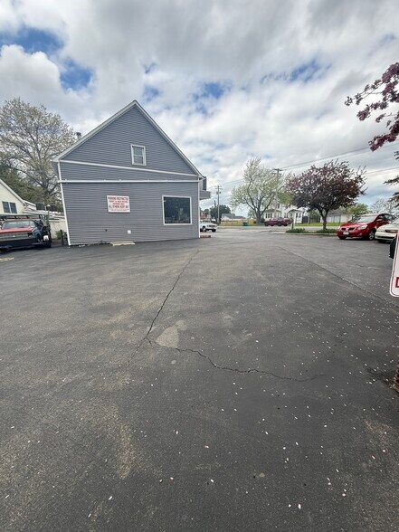 More Photos Of 4545 Clark St, Hamburg Auto Repair For Sale