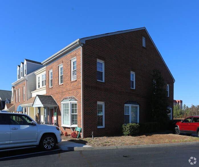 More Photos Of 1300-1302 Ashley Sq, Winston-Salem Office For Lease