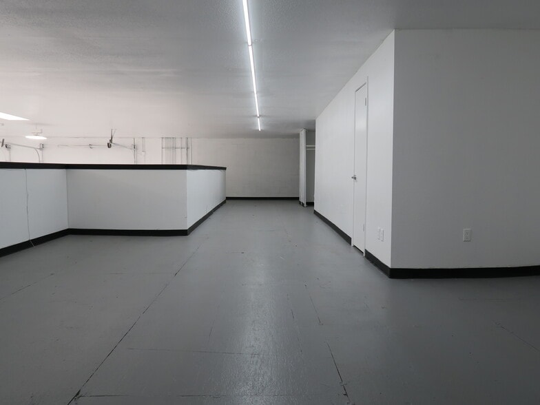 More Photos Of 5711 Star Ln, Houston Service For Lease