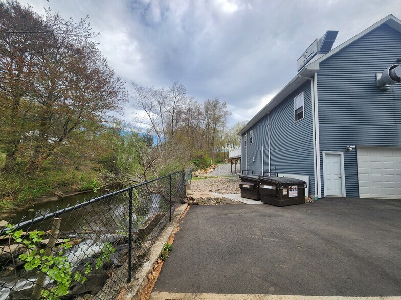 More Photos Of 605 Wolcott Rd, Wolcott Specialty For Sale