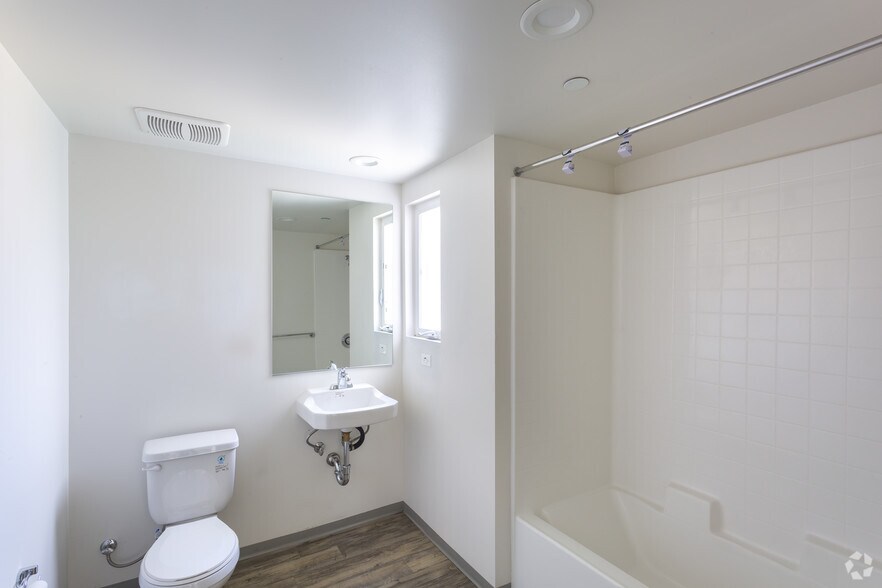 More Photos Of 18528 Chase St, Northridge Apartments For Sale