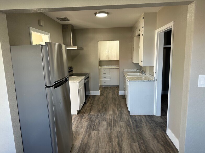 More Photos Of 131 E Pueblo St, Reno Office For Sale