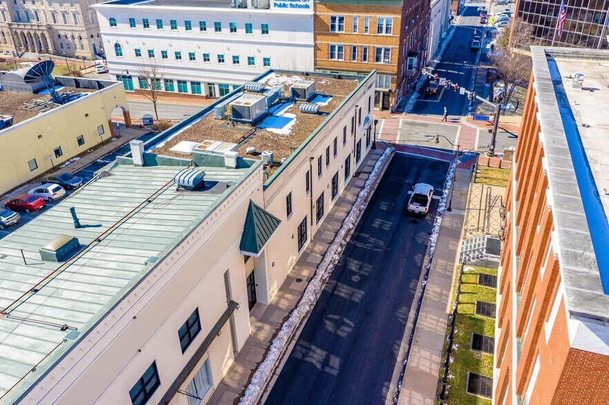 More Photos Of 90 N Main St, Harrisonburg Office For Sale