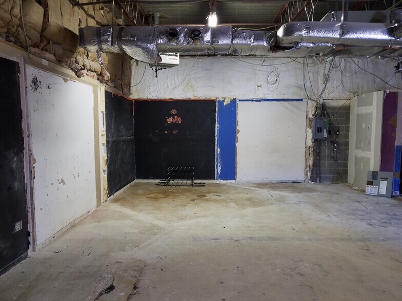 More Photos Of 700 Ritchie Rd, Capitol Heights Light Manufacturing For Lease