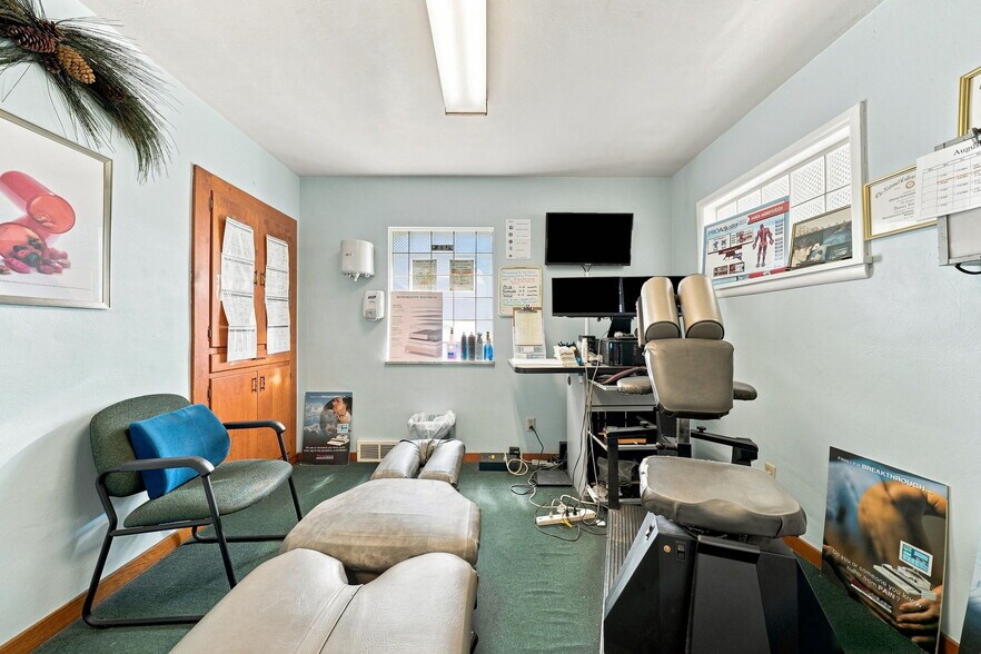 More Photos Of 1802 Lincoln Way, McKeesport Medical For Sale