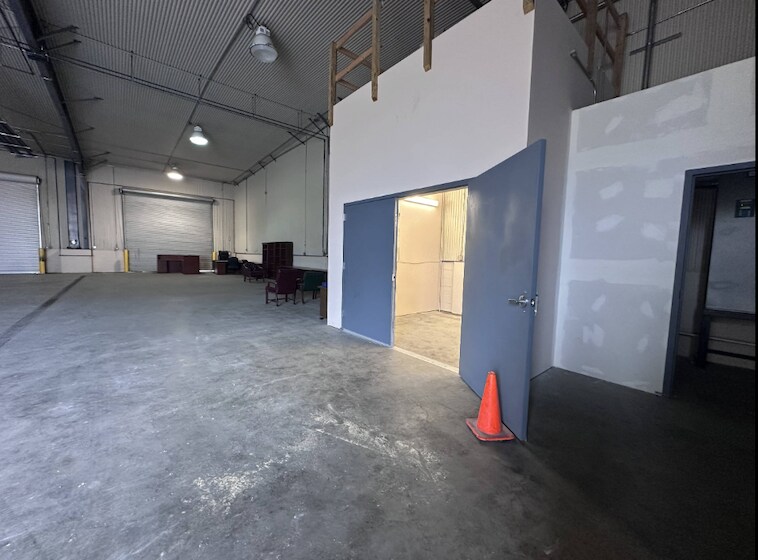 More Photos Of 2400 S Main St, Corbin Flex For Sale