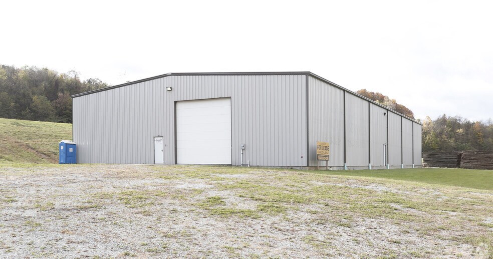 More Photos Of 3020 Pittsburgh St, Perryopolis Warehouse For Lease