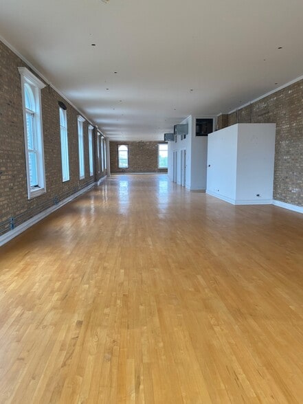 More Photos Of 1312 W North Ave, Chicago Loft Creative Space For Sale