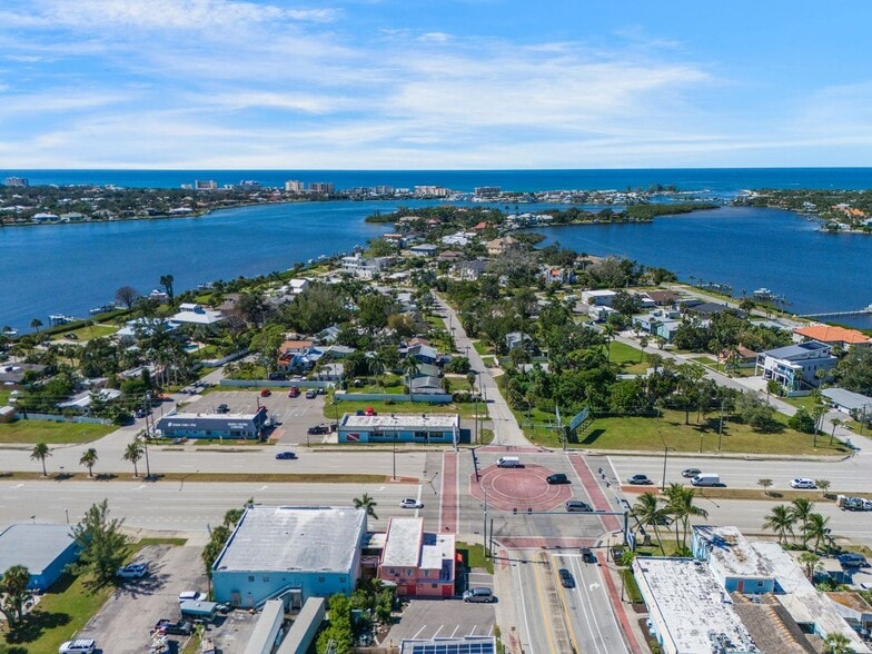 More Photos Of 901 S Tamiami Trl, Nokomis Storefront Retail Office For Sale