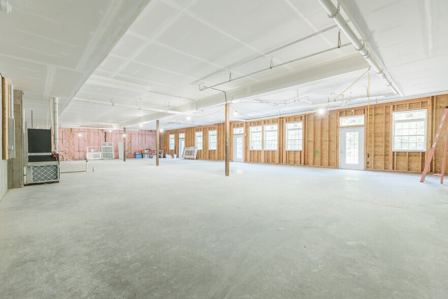 More Photos Of 123 Monroe Tpke, Trumbull Office For Lease