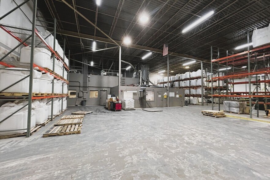 More Photos Of 1916 Gallagher Dr, Sherman Warehouse For Sale