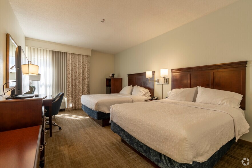 More Photos Of 2500 Coolidge Rd, East Lansing Hotel For Sale