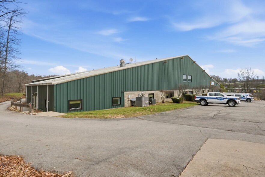 More Photos Of 1035 Executive Dr, Gibsonia Industrial For Sale