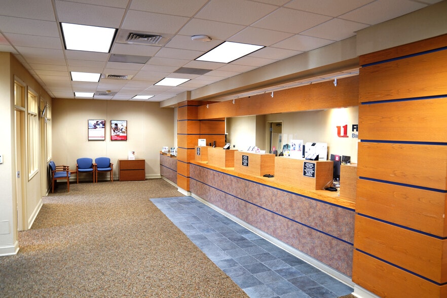 More Photos Of 102 Baughmans Ln, Frederick General Retail For Sale