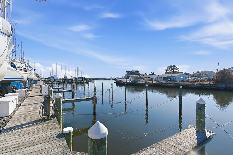 More Photos Of 100 Harbor Inn Rd, Bayville Shipyard For Sale