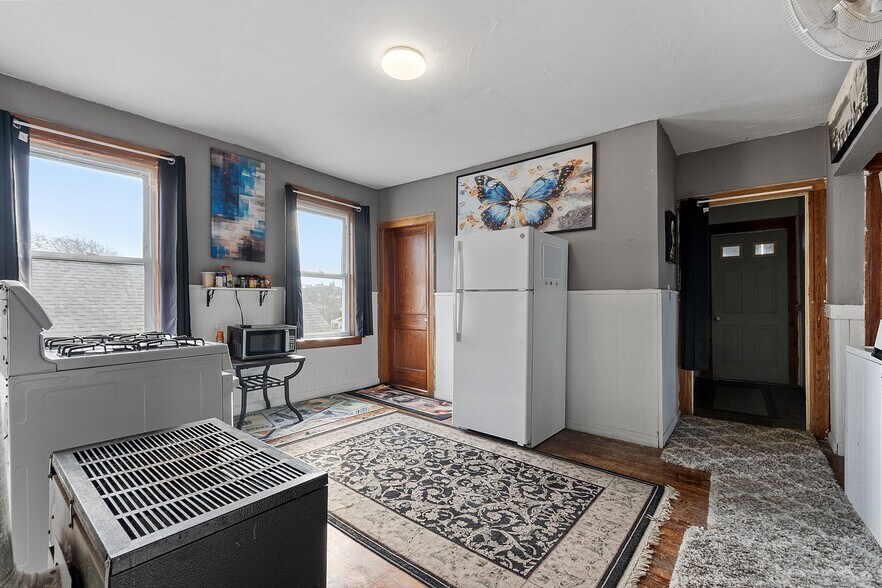 More Photos Of 13 Groton Pl, Worcester Apartments For Sale