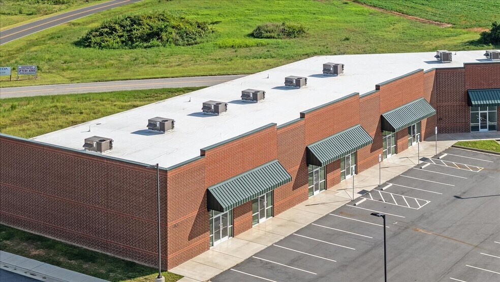 More Photos Of 40 Industrial Park Dr, Henderson Medical For Lease