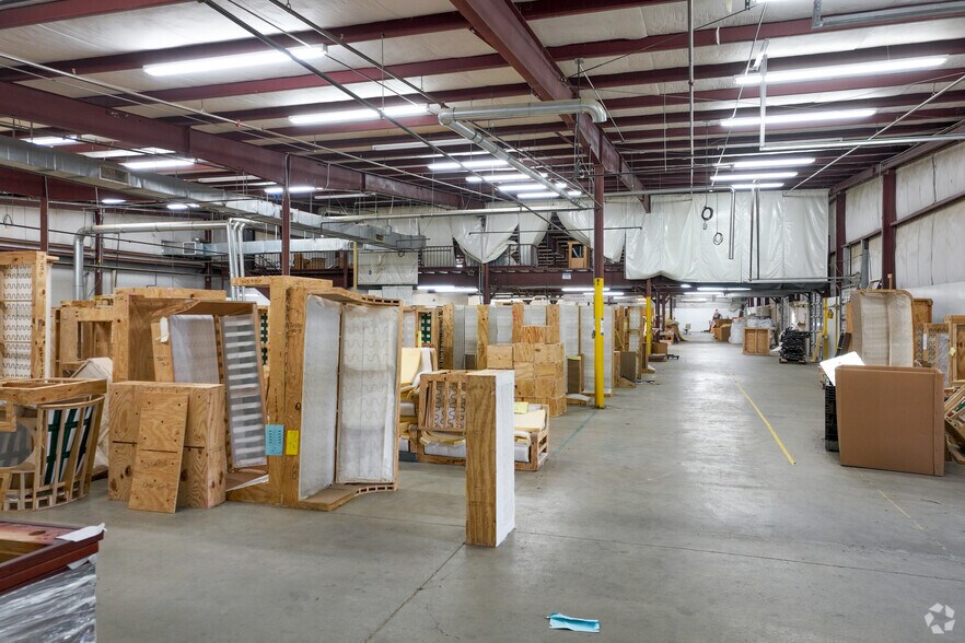 More Photos Of 100 E Newberry Ave, Liberty Manufacturing For Lease