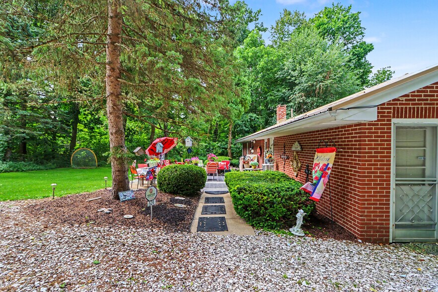 More Photos Of 524 State Route 314 N, Ontario Specialty For Sale