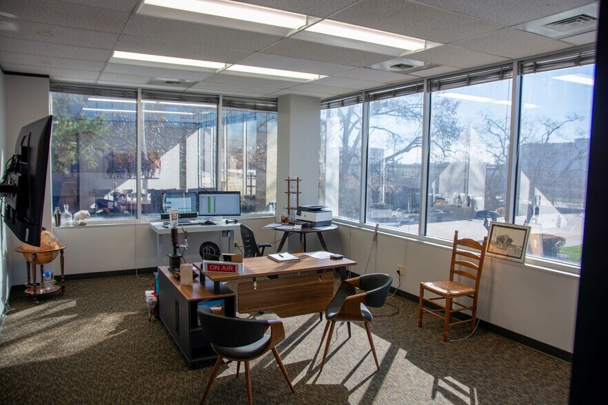 More Photos Of 650 N Sam Houston Pky E, Houston Medical For Lease