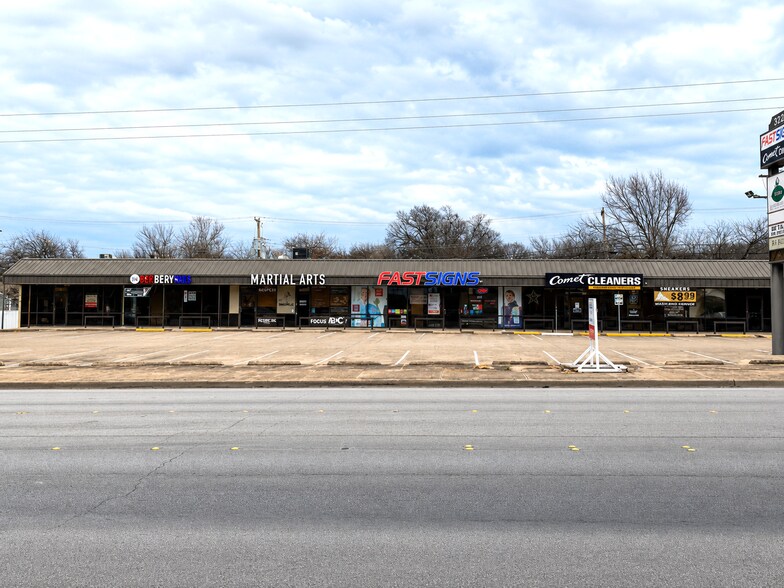 Primary Photo Of 2603 8th Ave, Fort Worth Unknown For Lease