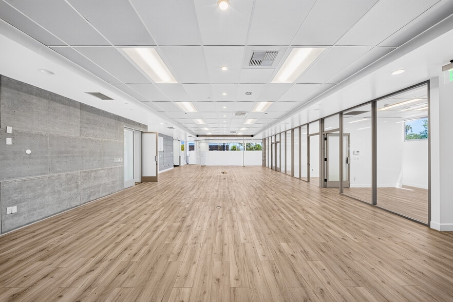 More Photos Of 18071 Fitch, Irvine Showroom For Sale