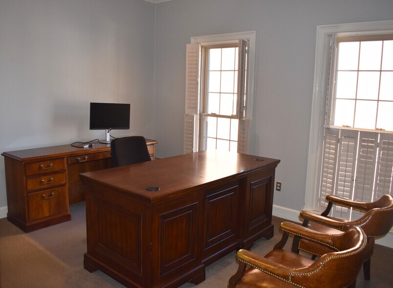 More Photos Of 2908-2910 Poston Ave, Nashville Office For Sale