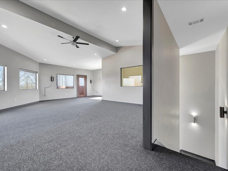 More Photos Of 9778 N US Highway 59, Nacogdoches Research And Development For Sale