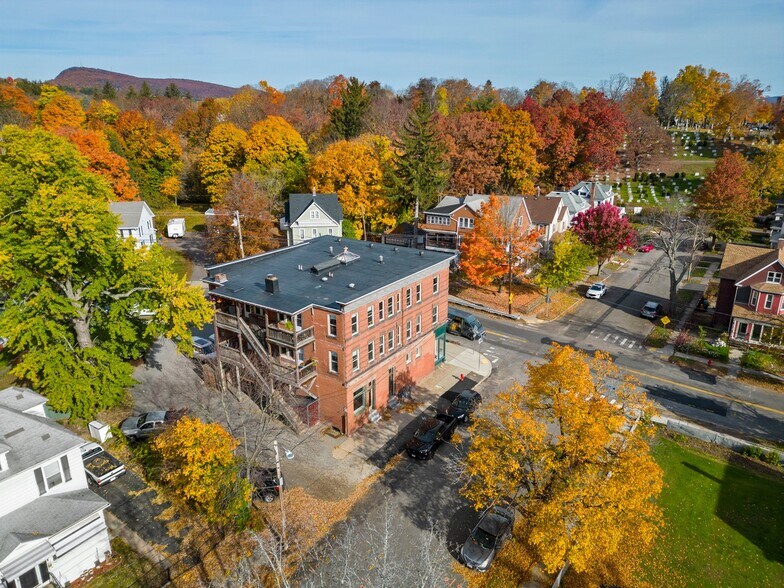 More Photos Of 226-228 Sargeant St, Holyoke Storefront For Lease