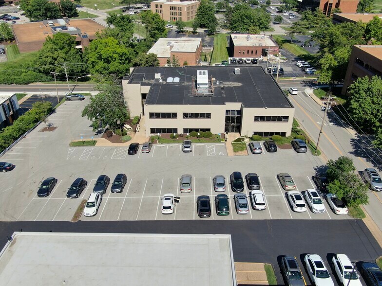 More Photos Of 711 Old Ballas Rd, Creve Coeur Medical For Sale