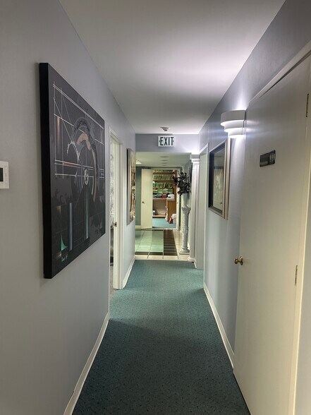 More Photos Of 752 Brookhaven Cir, Memphis Office For Lease