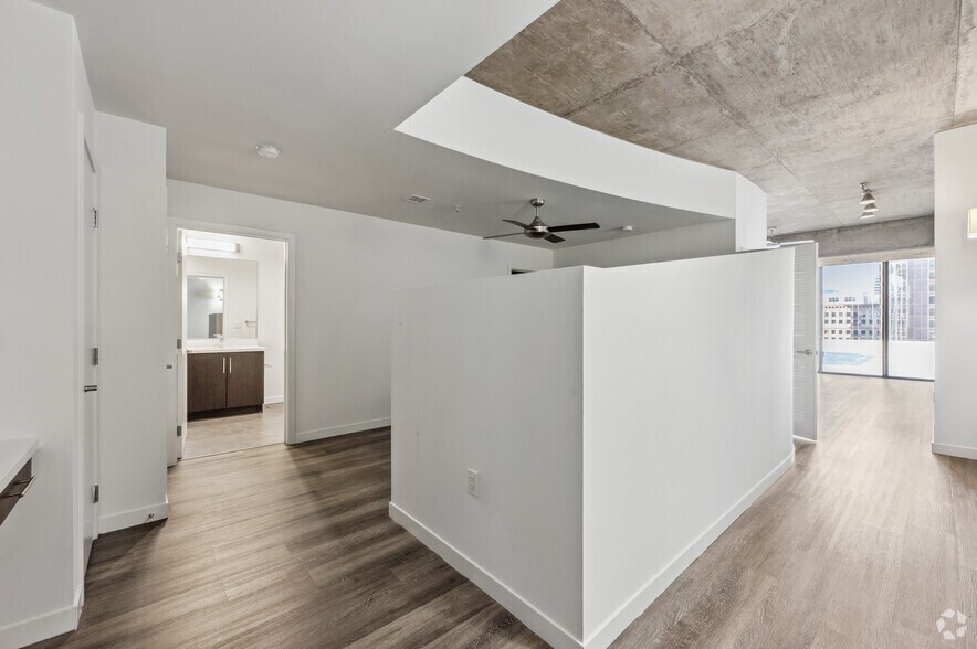 More Photos Of 801 S Hope St, Los Angeles Apartments For Lease