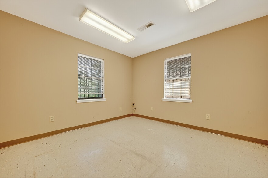 More Photos Of 1324-1325 Highway 195, Jasper Assisted Living For Sale