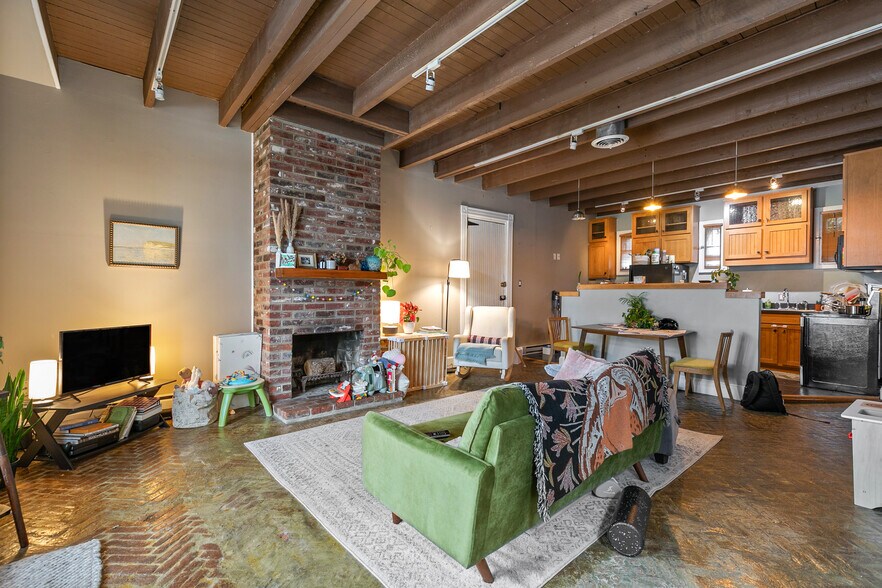 More Photos Of 2200 E Grace St, Richmond Apartments For Sale