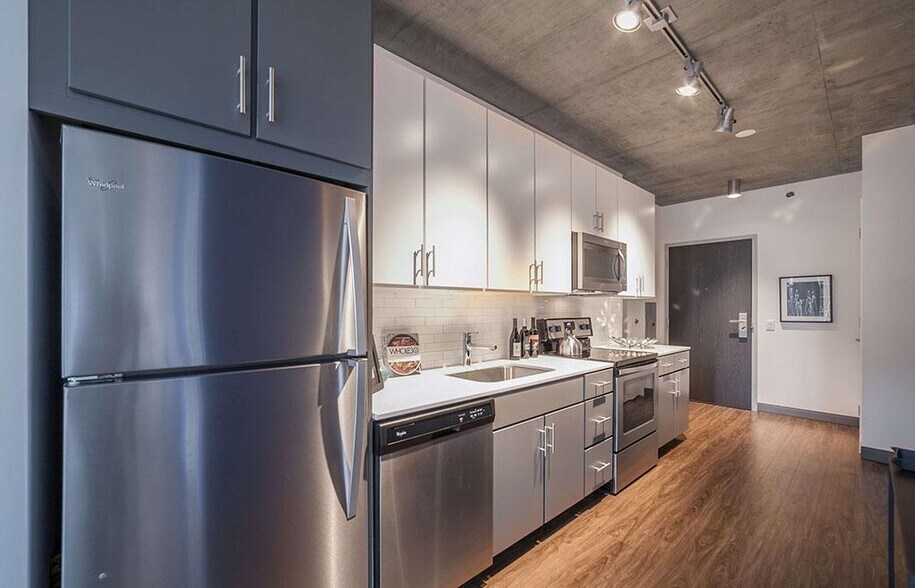 More Photos Of 215 W Lake St, Chicago Apartments For Lease