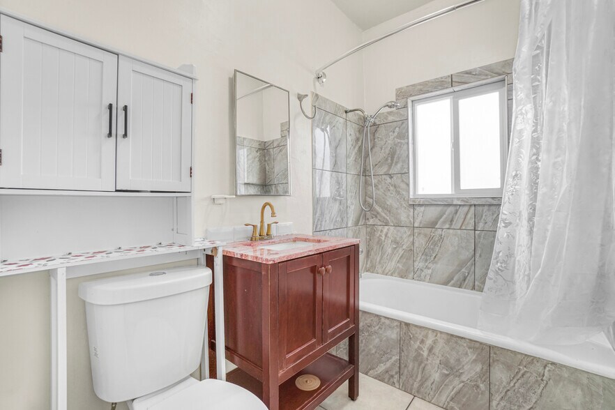 More Photos Of 2536 Atlantic Ave, Long Beach Multifamily For Sale