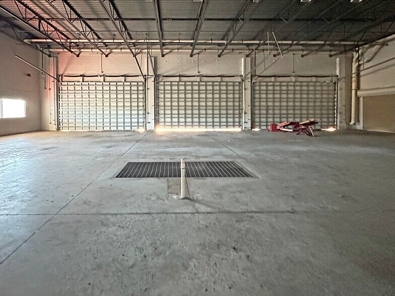 More Photos Of 1567 Branan Field Rd, Middleburg Freestanding For Lease