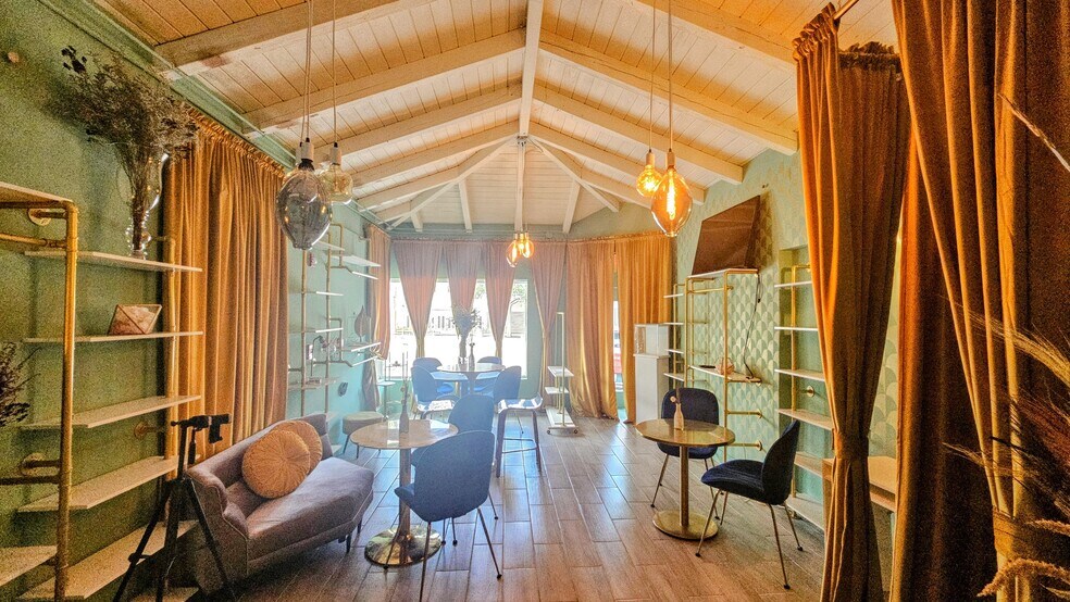 More Photos Of 7613-7617 Biscayne Blvd, Miami Storefront Retail Office For Sale