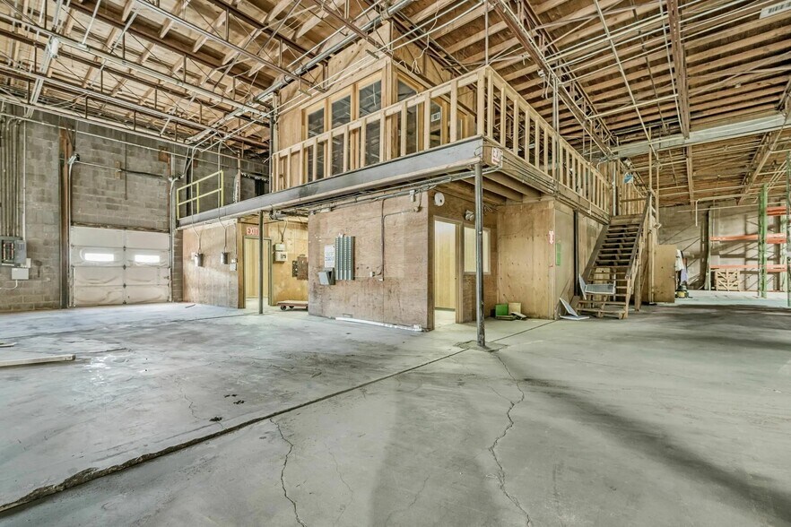 More Photos Of 907 SE 2nd Ave, Amarillo Warehouse For Lease