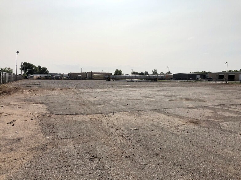 More Photos Of 5801 SW 11th St, Oklahoma City Service For Lease