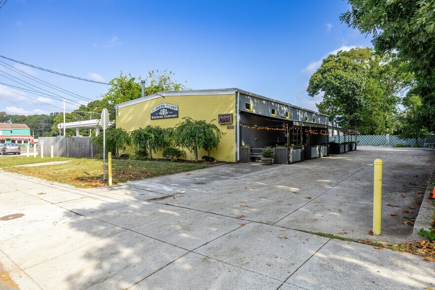 More Photos Of 705 W New York Ave, Somers Point General Retail For Sale