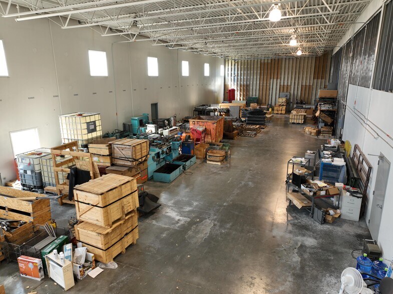 More Photos Of 2600 Kimco Ct, Lincoln Warehouse For Lease