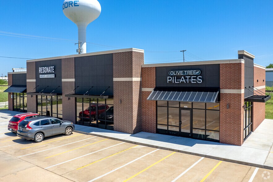 Primary Photo Of 120 SE 19th St, Moore Storefront For Lease