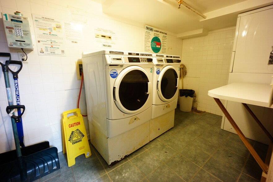 More Photos Of 1306 New York Ave, Union City Apartments For Sale